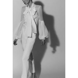 Carolina Herrera gorgeous white ivory  blouse